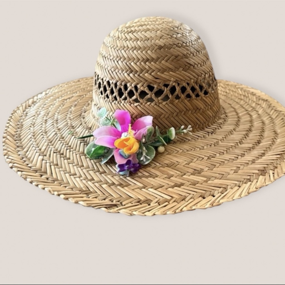 Straw Wide-Brim Sun Hat with Floral Accent - Natural